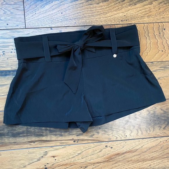 Guess Pants - Guess tie front shorts size Small black